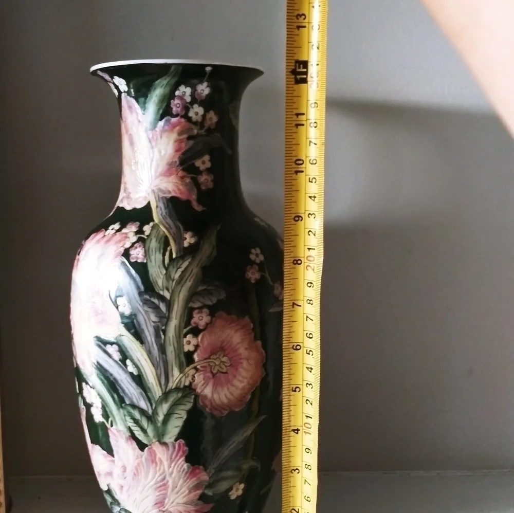 Floral textured vase green/pink vintage elegant‎